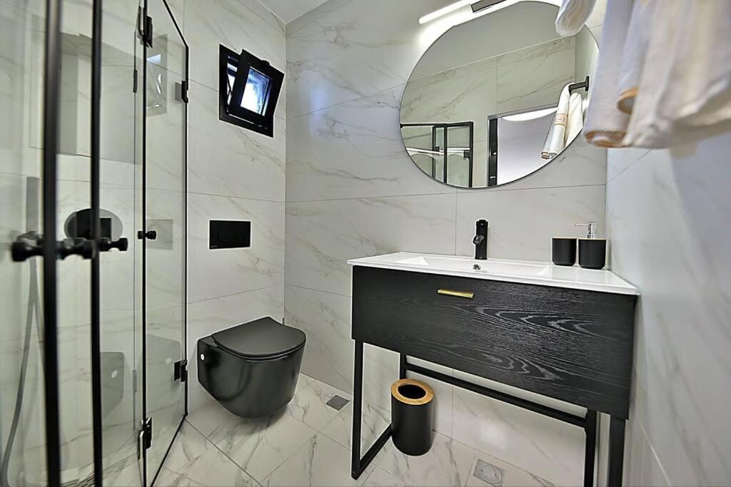T'eo 25 suite Qiryat Yam Exterior foto
