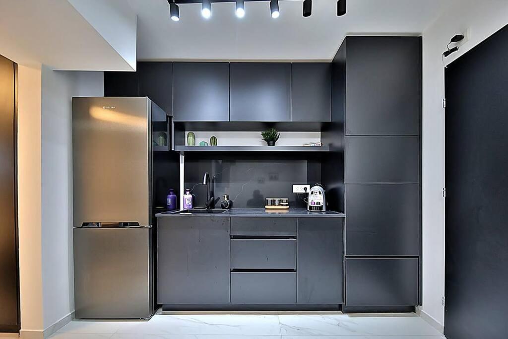 T'eo 25 suite Qiryat Yam Exterior foto
